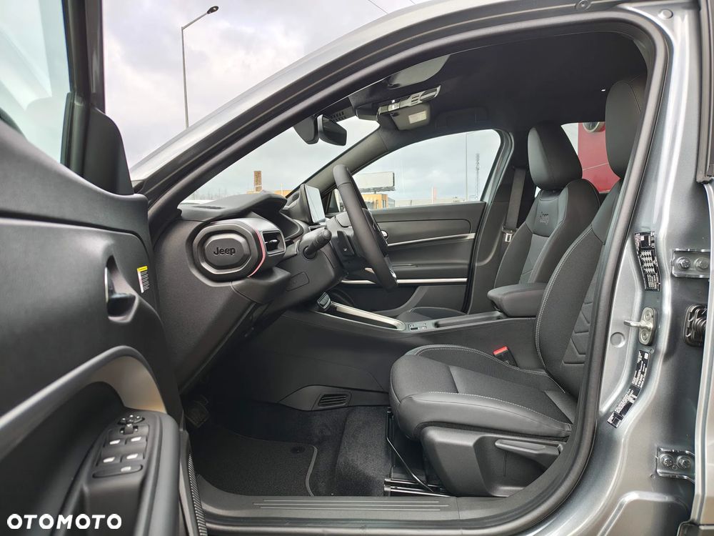 Jeep Avenger 1.2 T3 mHEV Summit FWD eDCT6 - 22