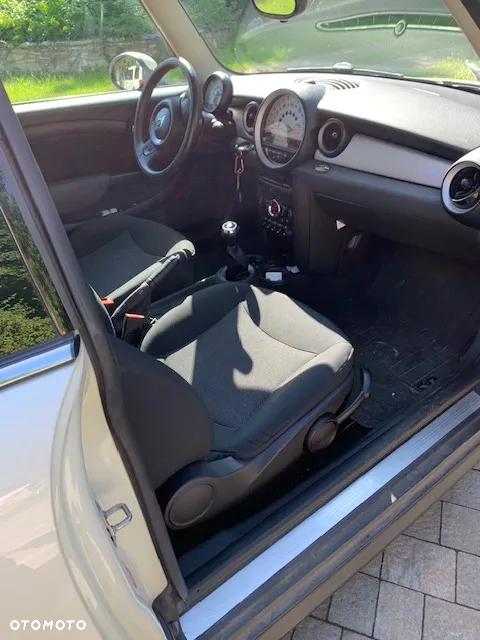 MINI Clubman Cooper D - 10