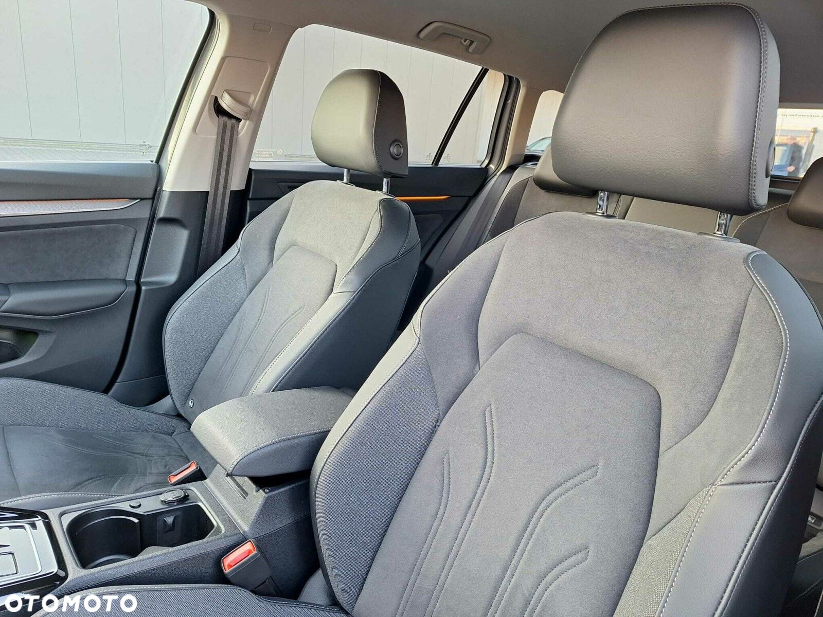 Volkswagen Golf - 10