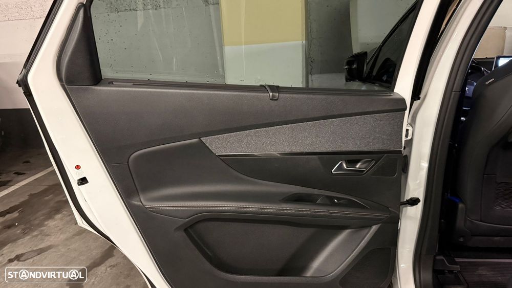 Peugeot 5008 1.5 BlueHDi GT Line J19 EAT8 - 37