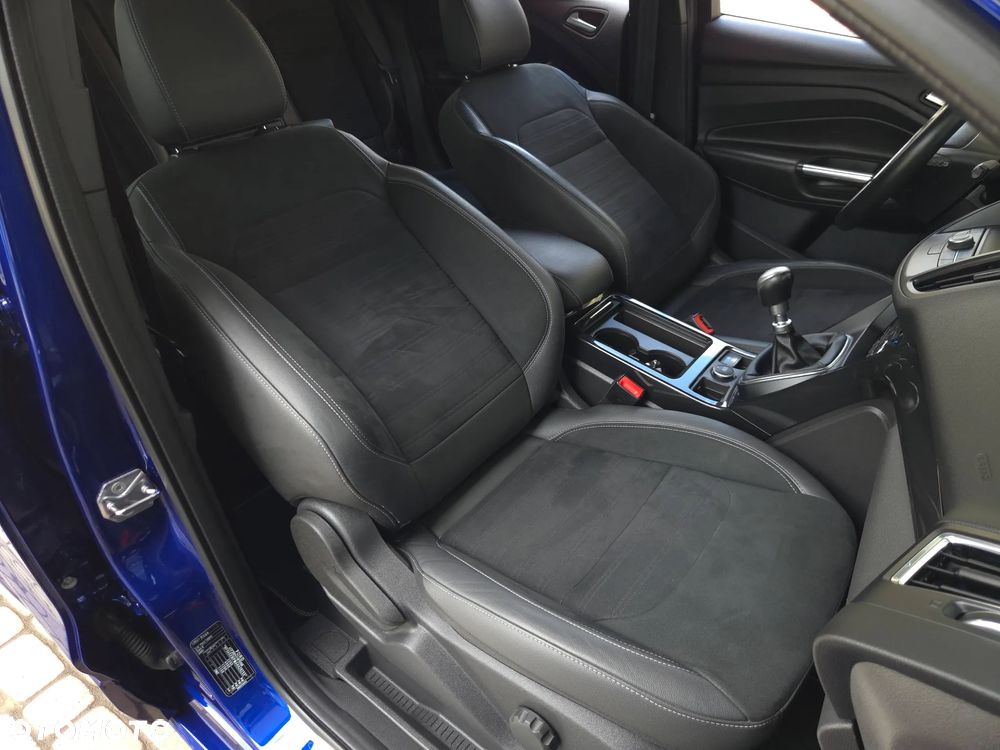 Ford Kuga 2.0 TDCi 4x4 ST-Line - 35