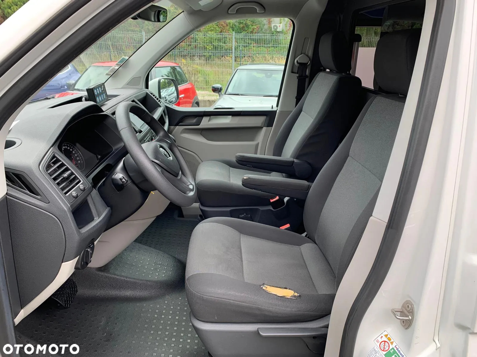 Volkswagen Transporter Caravelle T6.1 DSG Lang Highline - 8