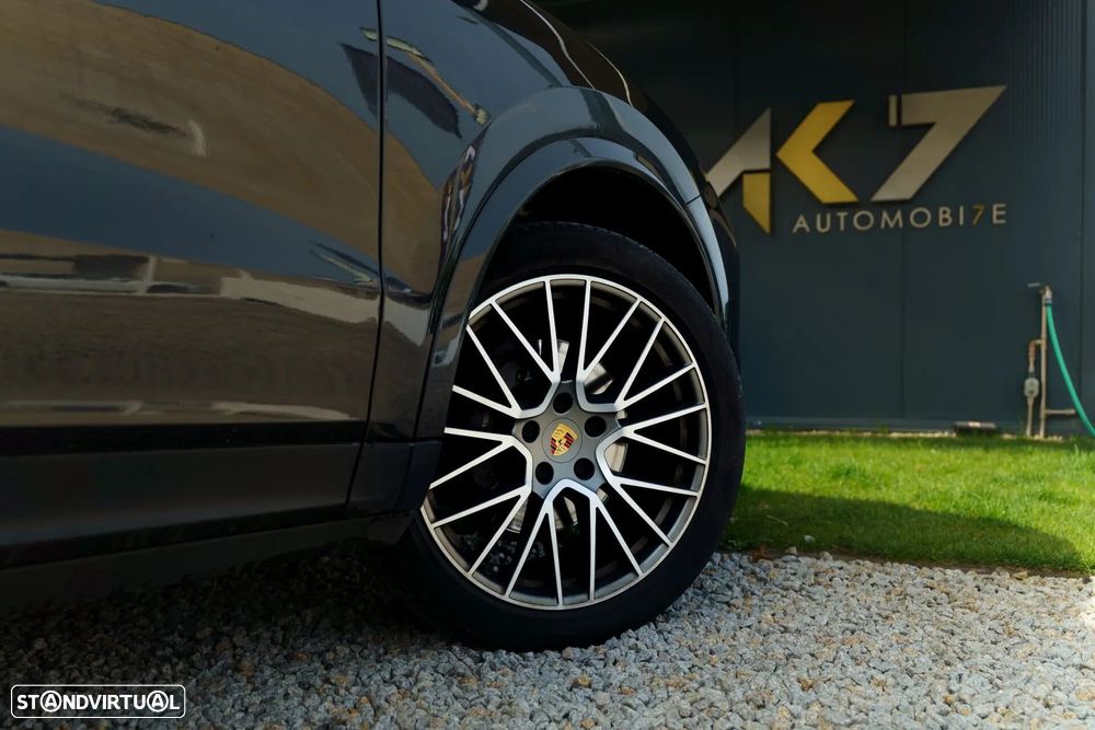 Porsche Cayenne Coupé E-Hybrid Platinum Edition - 2