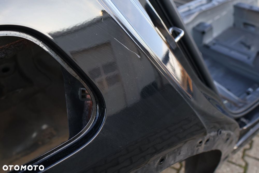 VOLVO XC40 ĆWIARTKA BŁOTNIK PRAWA TYŁ '019 - 4