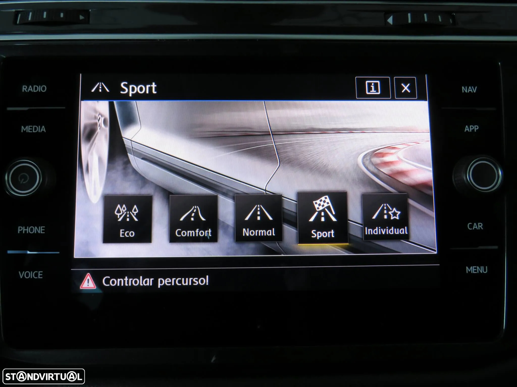 VW Tiguan 2.0 TDI R-Line DSG 4Motion - 37