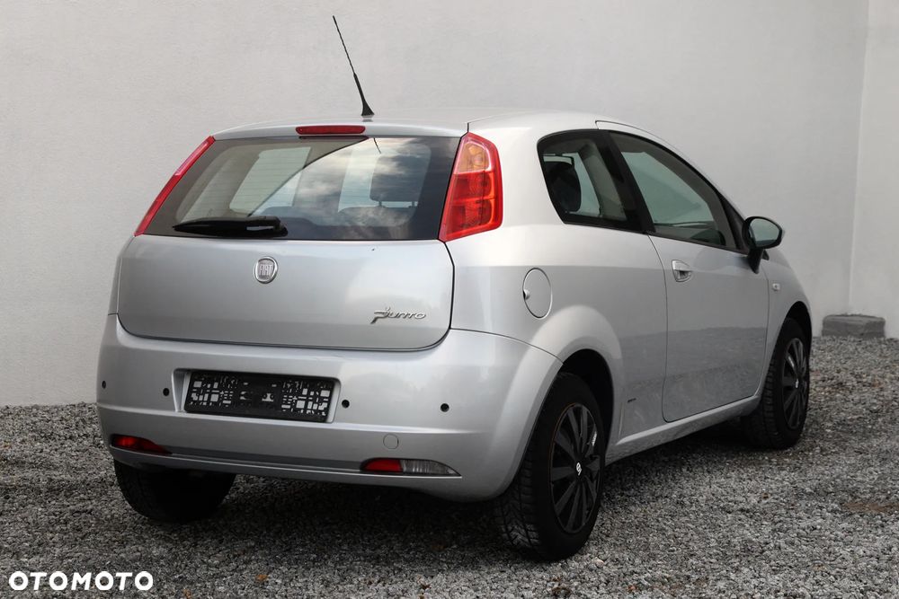 Fiat Punto 1.4 16V Dynamic - 15