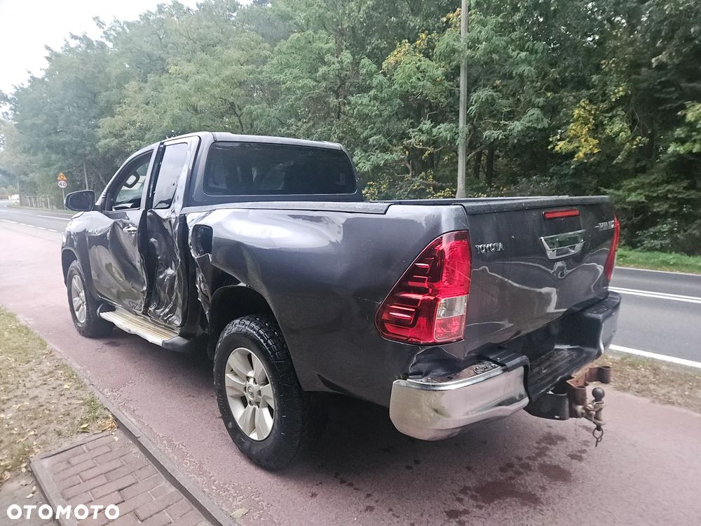 Toyota Hilux - 5