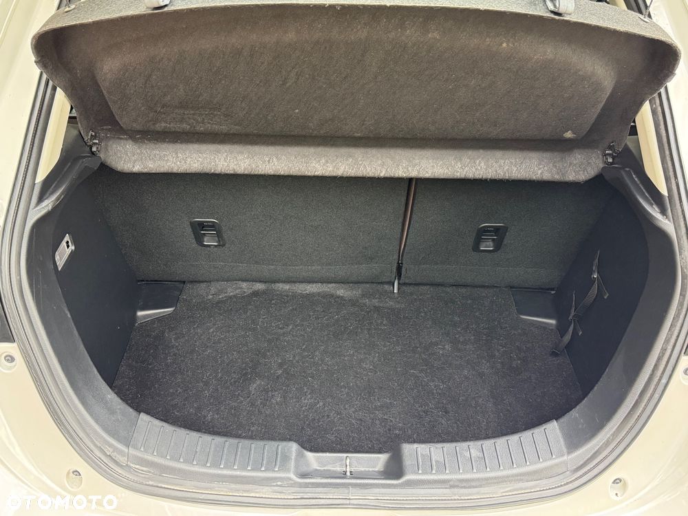 Mazda 2 - 8