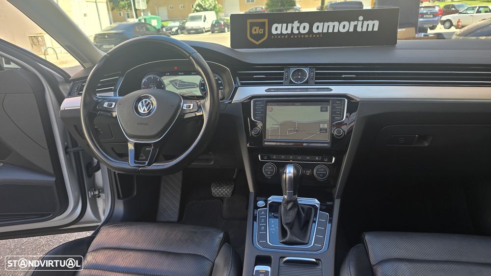 VW Passat Variant 2.0 TDI Highline DSG 4Motion - 25