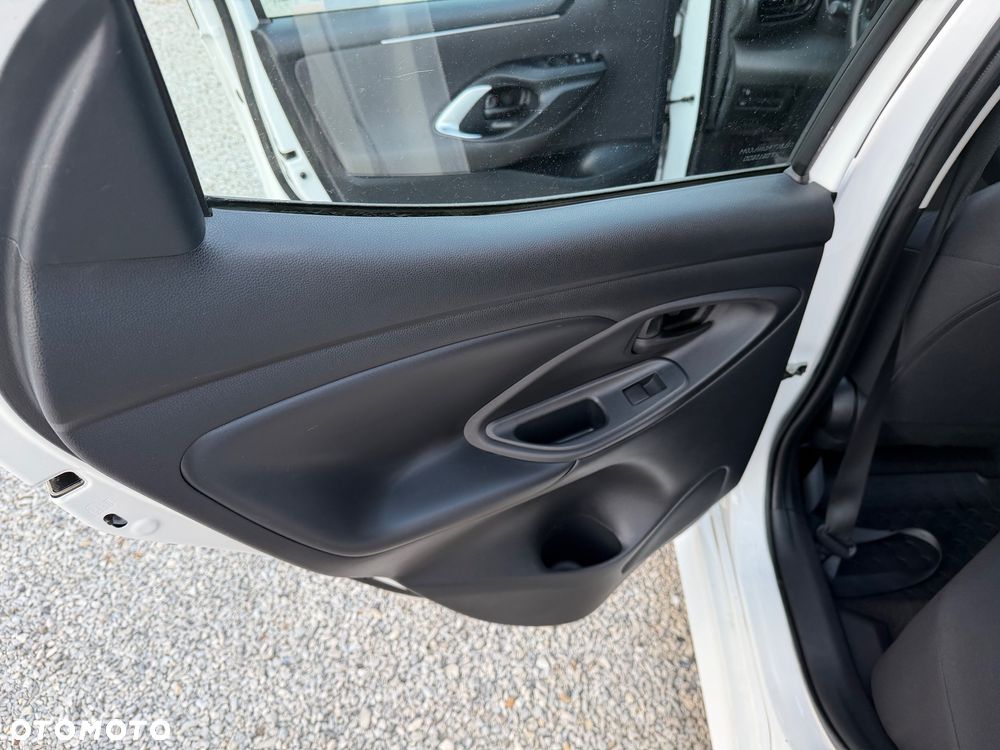 Toyota Yaris 1.5 Comfort - 24