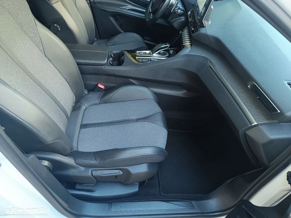 Peugeot 3008 1.6 Hybrid Allure Pack e-EAT8 - 24