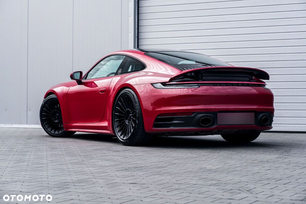 Porsche 911 Carrera 4S - 18