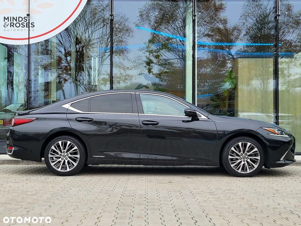 Lexus ES - 3