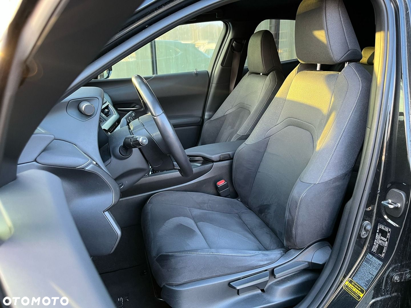 Lexus UX 200 GPF Business Edition 2WD - 6