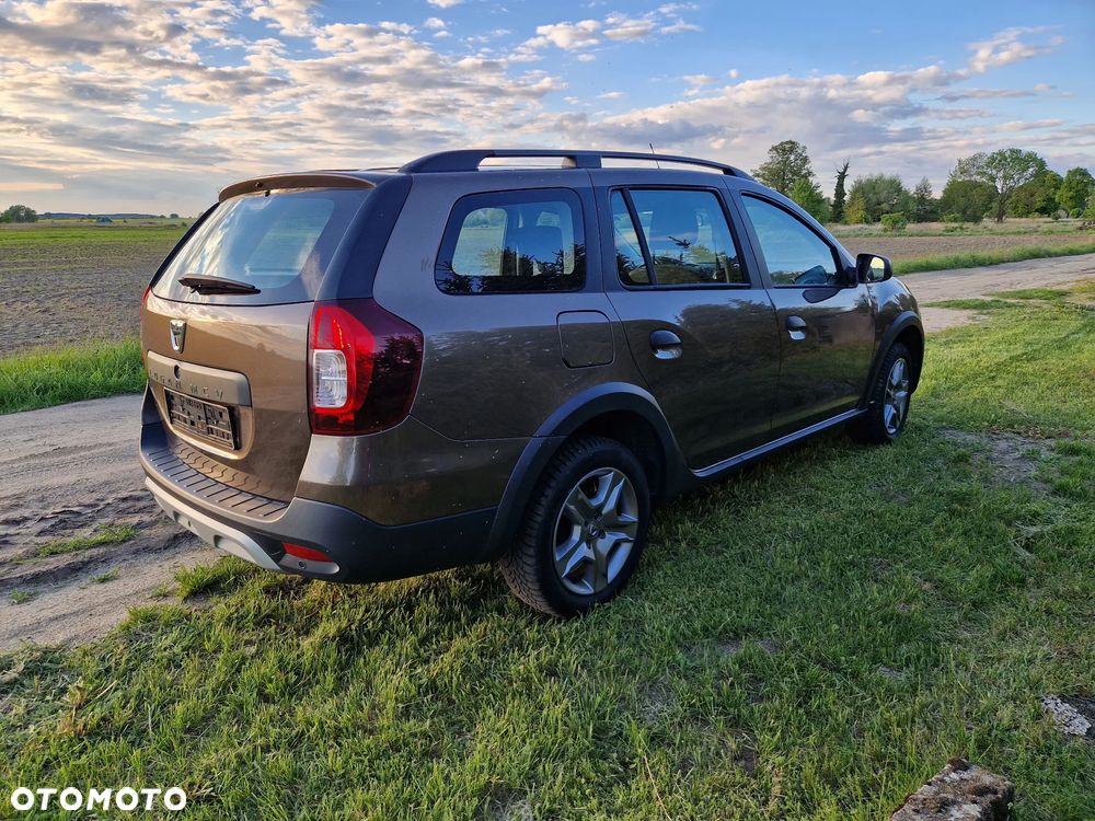 Dacia Logan TCe 90 S&S Stepway Celebration - 5