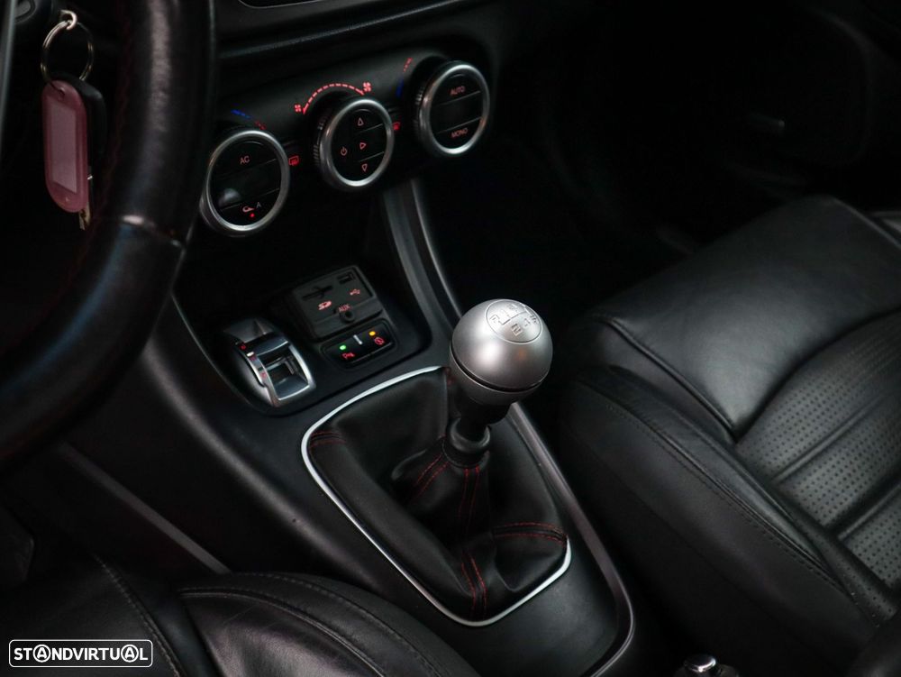 Alfa Romeo Giulietta 1.6 JTDm Exclusive - 32