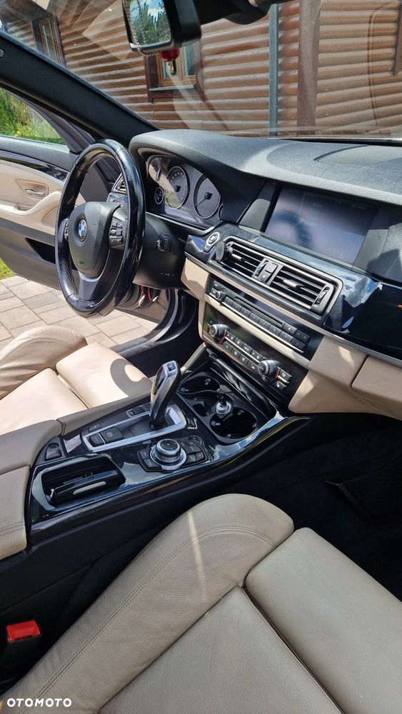 BMW Seria 5 525d - 17