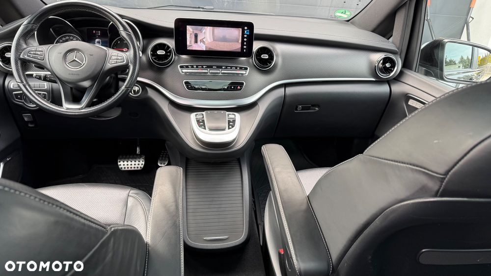 Mercedes-Benz Klasa V - 17
