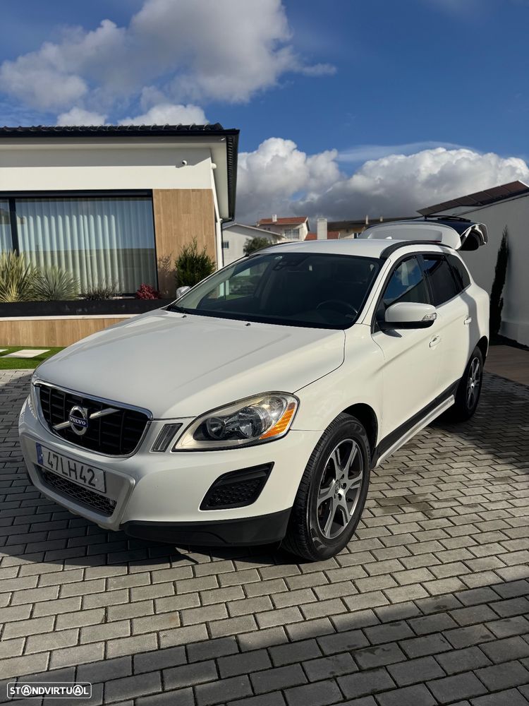 Volvo XC 60 2.0 D3 R-Design Geartronic - 1