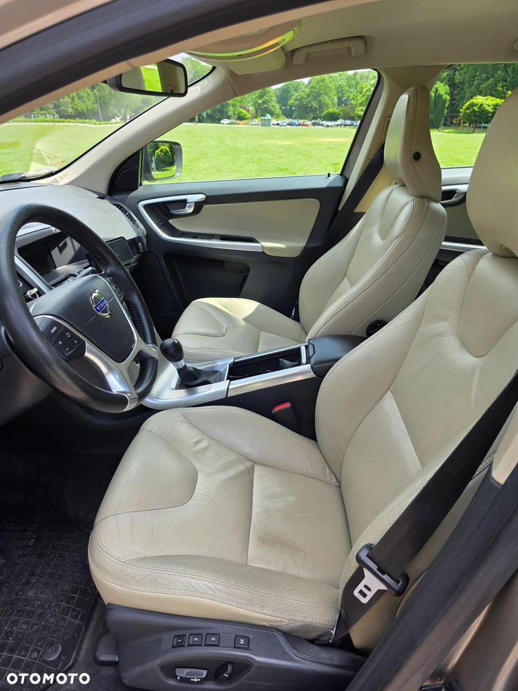 Volvo XC 60 D5 AWD Summum - 14