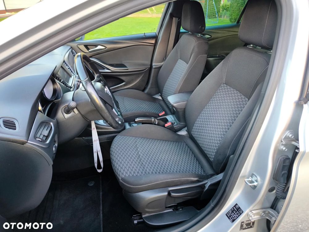 Opel Astra 1.4 Turbo Edition - 10