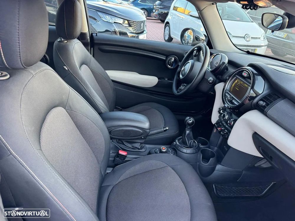 MINI 3 Portas One - 18