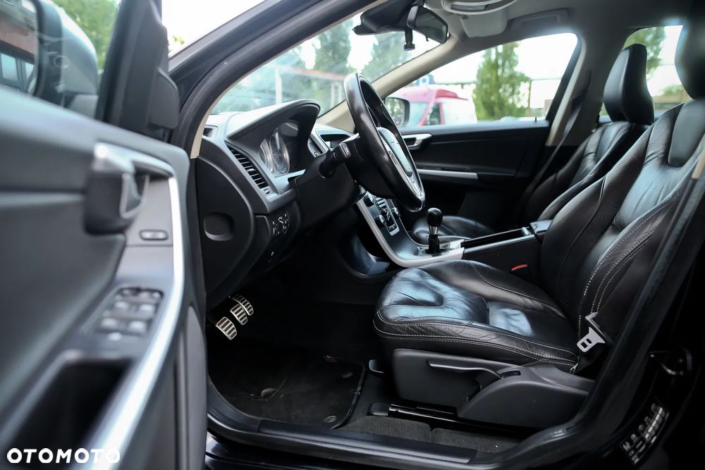 Volvo XC 60 DRIVe R Design - 19