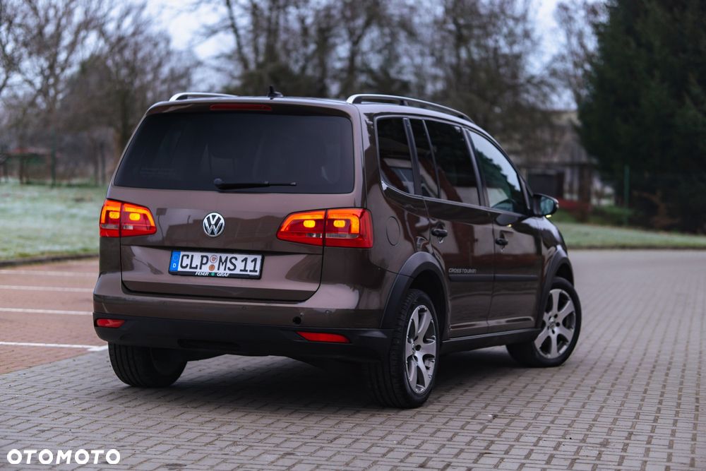 Volkswagen Touran 2.0 TDI DPF United - 6