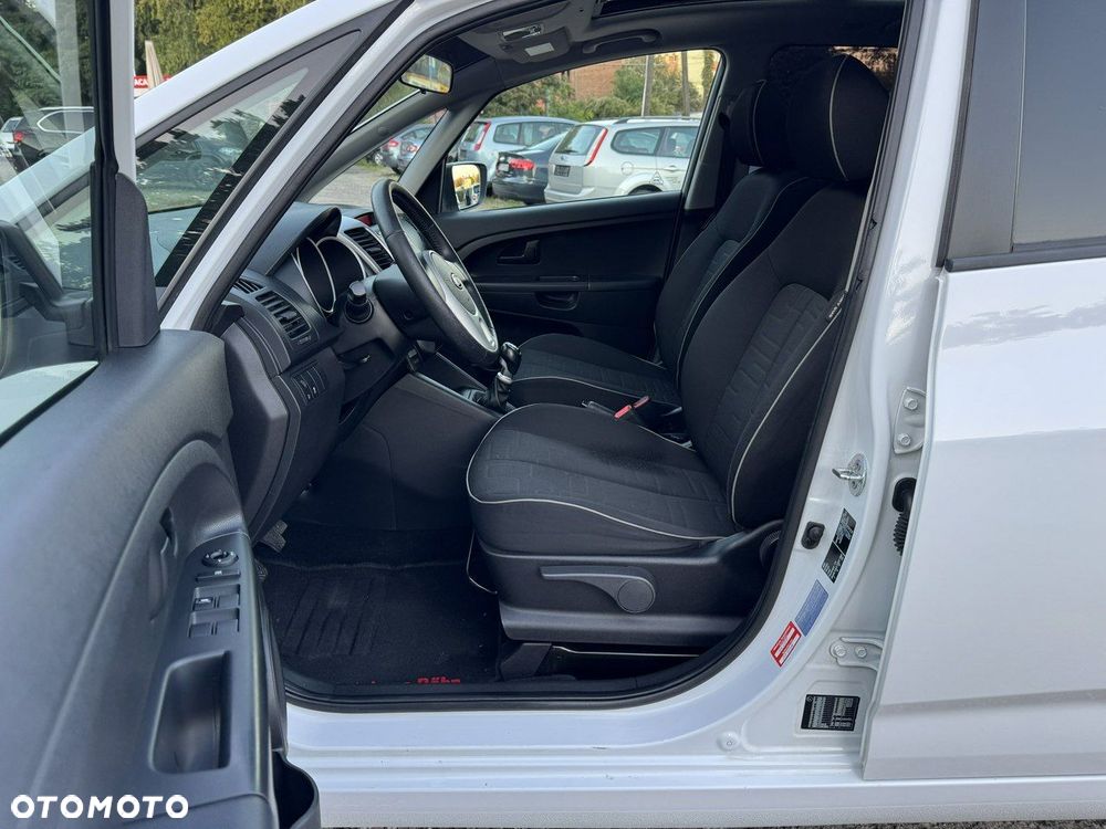Kia Venga - 24