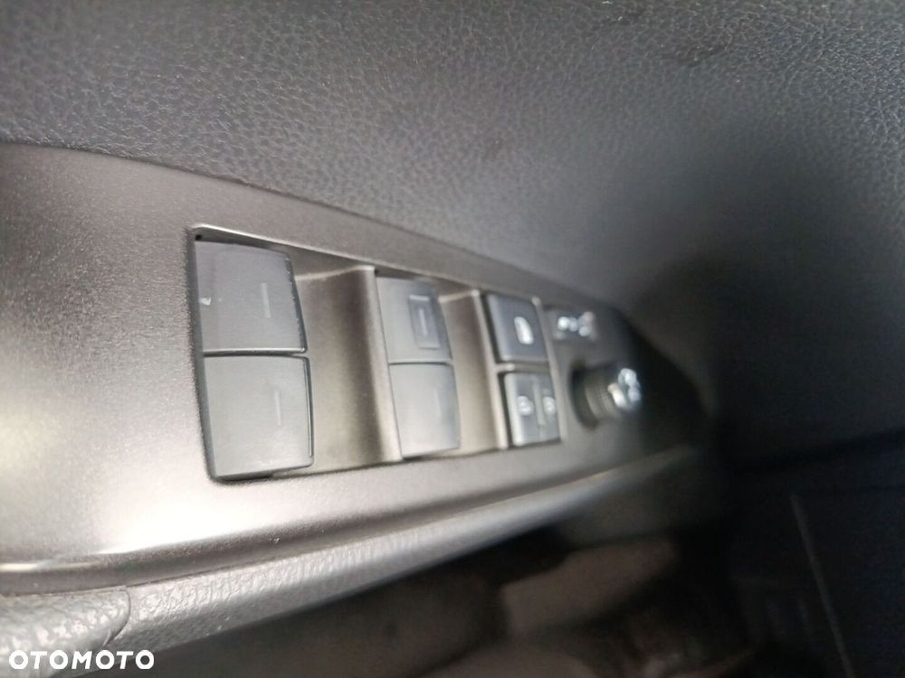 Toyota Camry 2.5 Hybrid Comfort CVT - 20