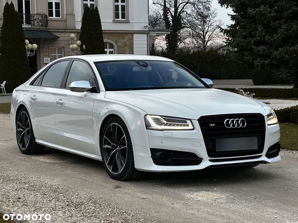 Audi S8 - 1