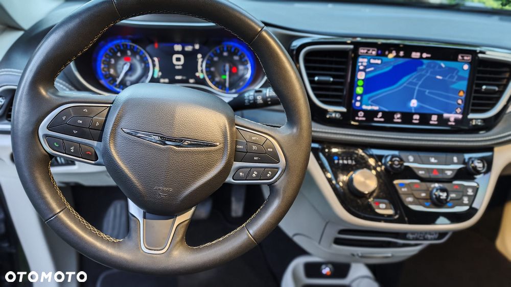 Chrysler Pacifica - 5