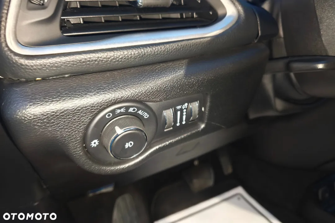 Chrysler Pacifica - 24