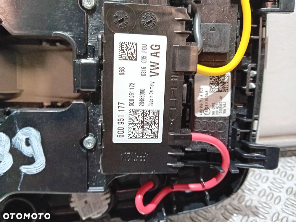 lampa podsufitki przód wnętrza Audi A4 B9 2016 8W0947135AK - 3