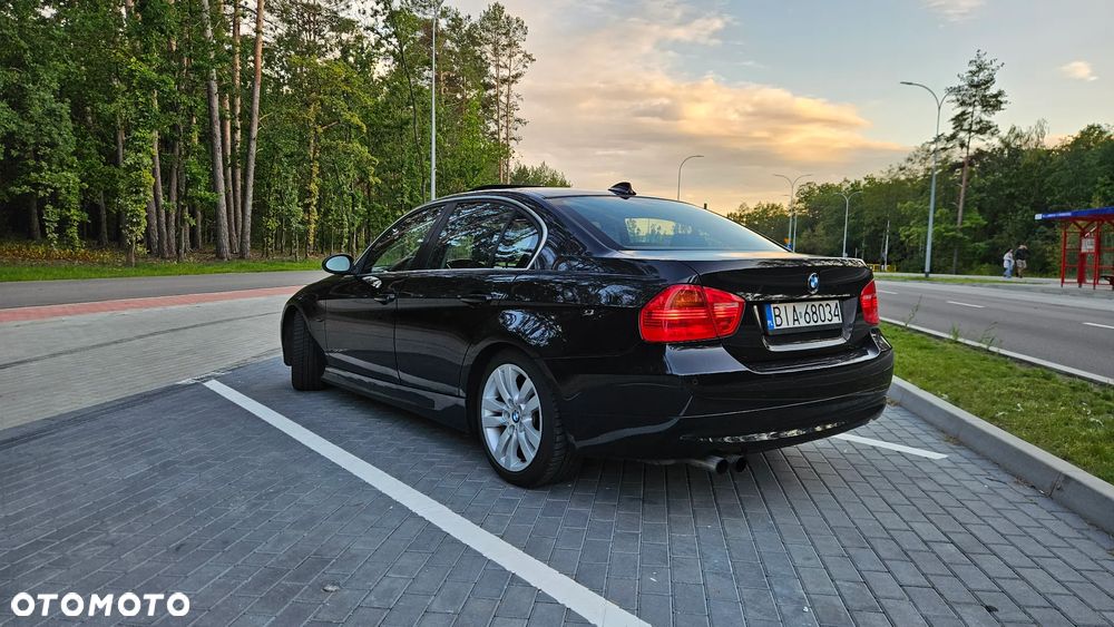 BMW Seria 3 325i - 3