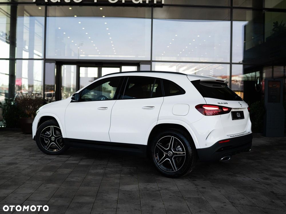 Mercedes-Benz GLA - 7