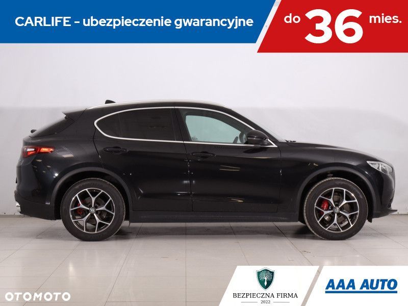 Alfa Romeo Stelvio - 8