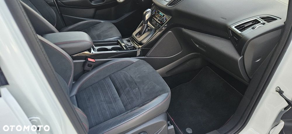 Ford Kuga 2.0 TDCi 4x4 ST-Line - 19