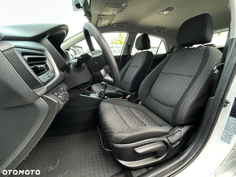 Kia Rio - 8