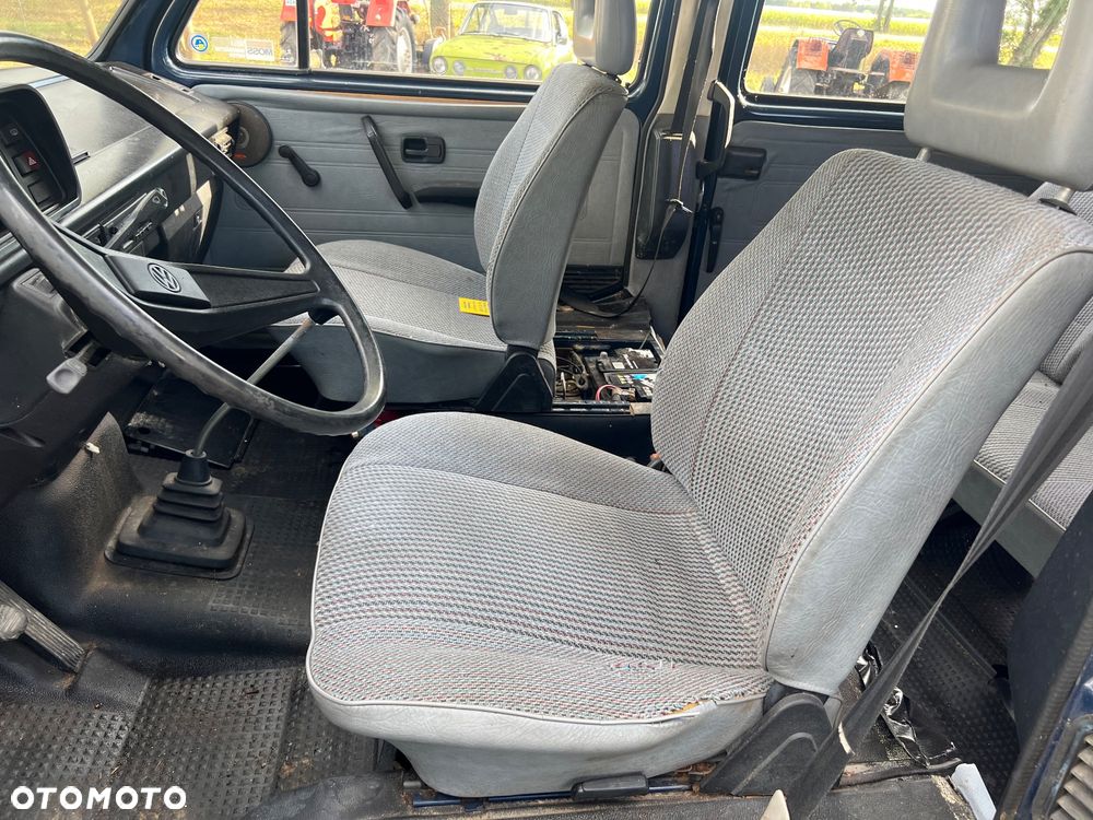 Volkswagen Caravelle - 26