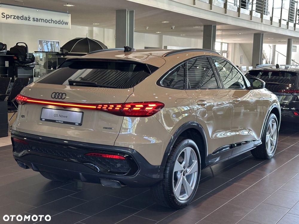 Audi Q5 Sportback - 4
