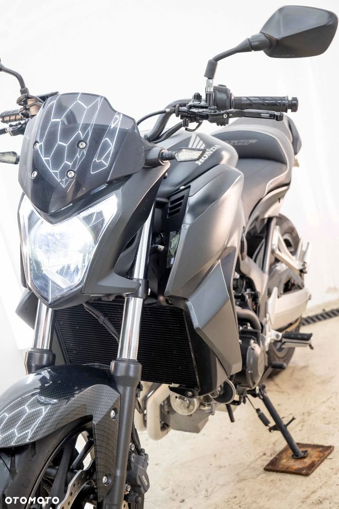 Honda CB - 10