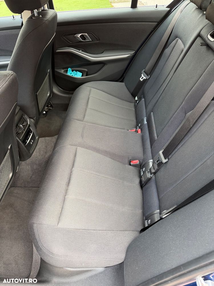 BMW Seria 3 318i Aut. - 7