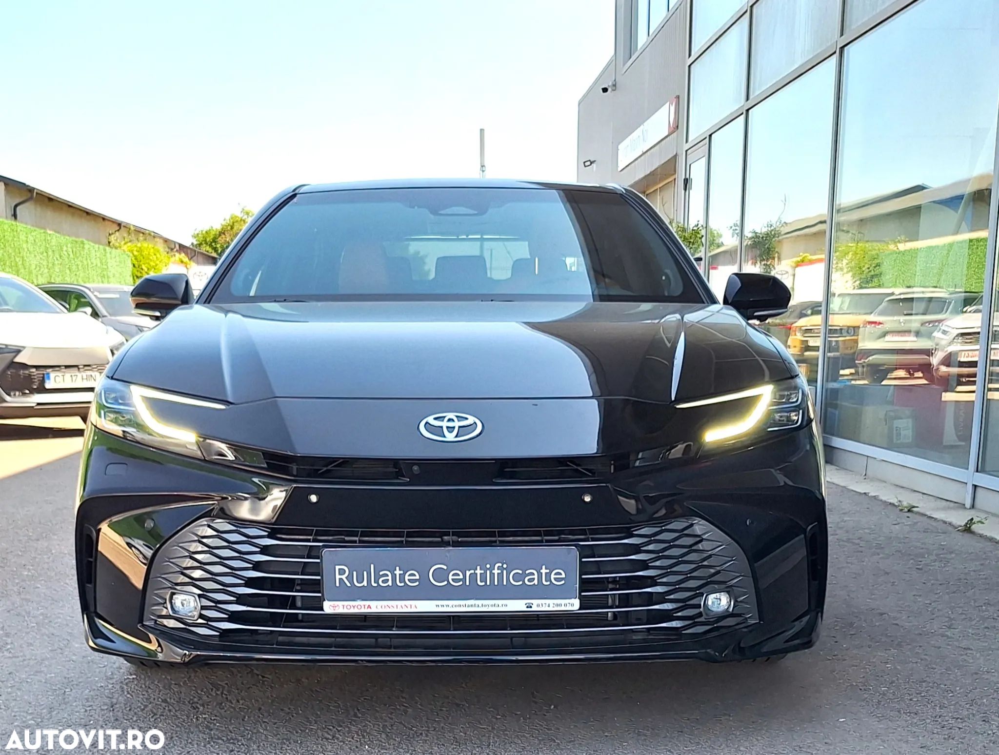 Toyota Camry 2.5 HEV Luxury - 1