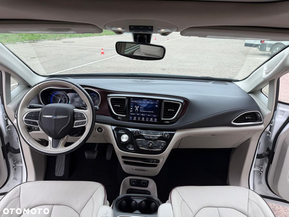Chrysler Pacifica - 15