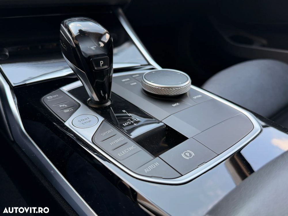 BMW Seria 3 330e Aut. Sport Line - 21