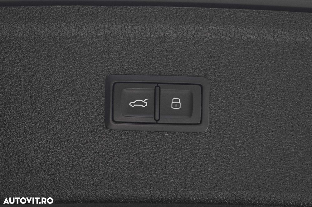 Audi Q5 55 TFSIe quattro S tronic S line - 22
