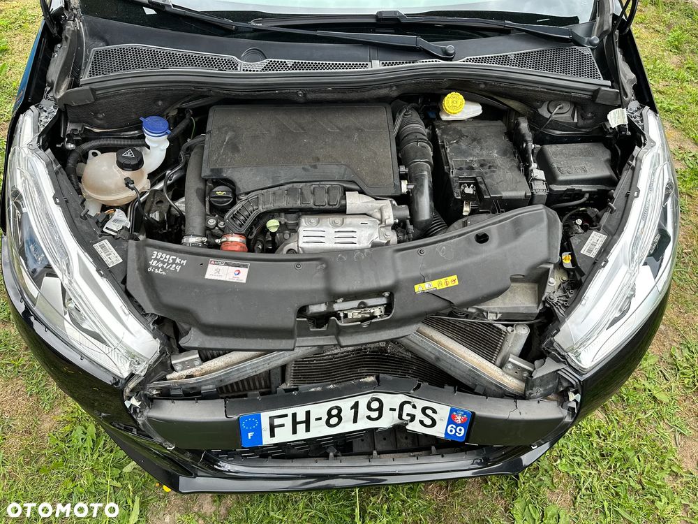 Peugeot 208 - 12