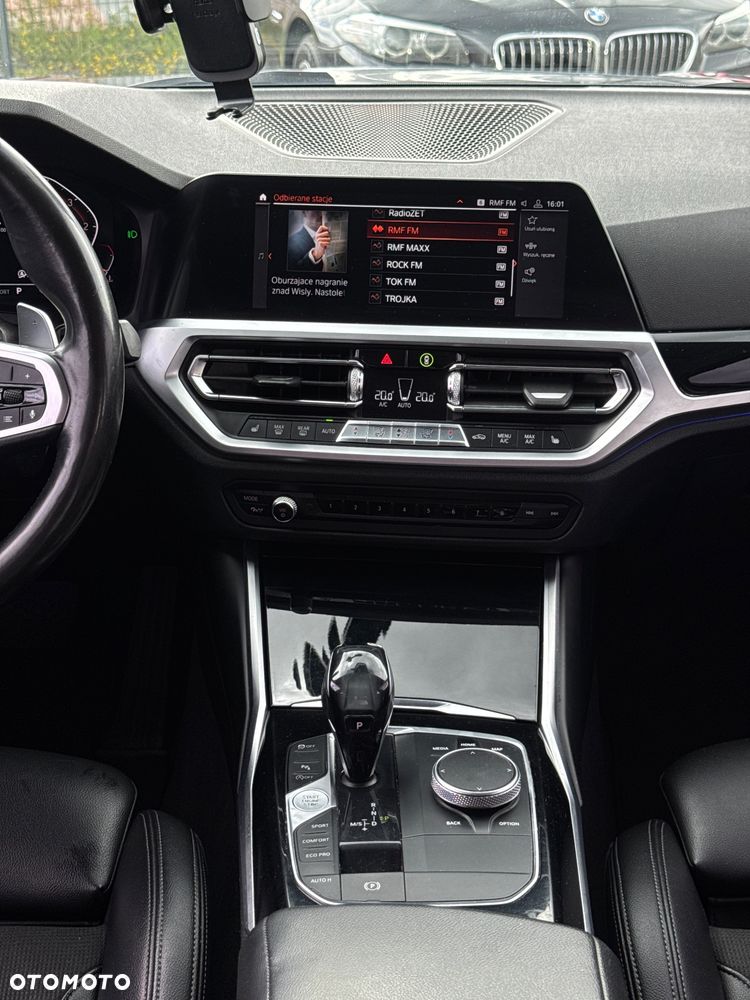 BMW Seria 3 318d Sport Line Shadow - 30