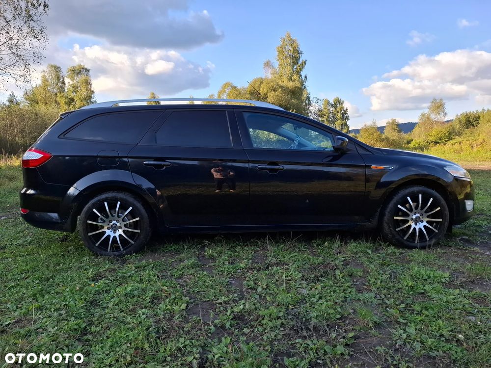 Ford Mondeo 2.0 Ambiente - 11